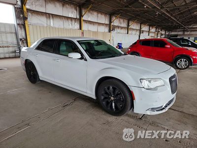 Czwarte zdjęcie samochodu z boku: 2015 CHRYSLER 300 LIMITED VIN:2C3CCARGXFH808827 - miniatura