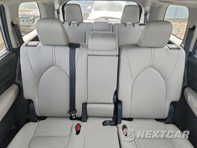 Zdjęcie 10 z 13 samochodu: 2025 TOYOTA GRAND HIGHLANDER LE VIN:5TDACAB51SS053994 - miniatura