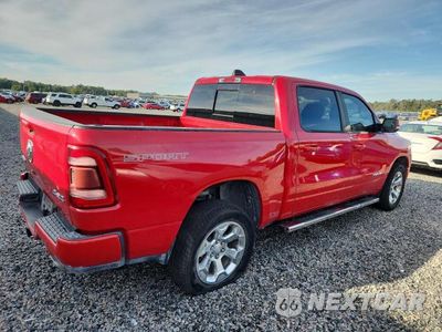 Trzecie zdjęcie samochodu z tyłu: 2020 RAM 1500 BIG HORN/LONE STAR VIN:1C6SRFFT4LN400371 - miniatura