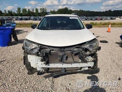 Piąte zdjęcie samochodu w środku: 2018 TOYOTA RAV4 LE VIN:JTMZFREV6JJ152682 - miniatura