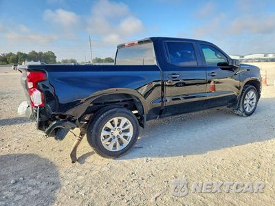 Trzecie zdjęcie samochodu z tyłu: 2021 CHEVROLET SILVERADO C1500 CUSTOM VIN:1GCPWBEK3MZ451153 - miniatura