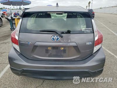 Zdjęcie 6 z 12 samochodu: 2017 TOYOTA PRIUS C TWO VIN:JTDKDTB37H1595134 - miniatura