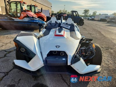 Drugie zdjęcie samochodu z przodu: 2016 POLARIS SLINGSHOT SL VIN:57XAAPFA1G7113152 - miniatura
