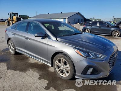 Czwarte zdjęcie samochodu z boku: 2019 HYUNDAI SONATA SPORT VIN:5NPE34AFXKH805369 - miniatura