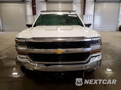 Piąte zdjęcie samochodu w środku: 2017 CHEVROLET SILVERADO K1500 LT VIN:3GCUKREC8HG109560 - miniatura