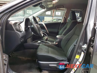 Zdjęcie 7 z 13 samochodu: 2018 TOYOTA RAV4 LE VIN:JTMBFREV4JJ737584 - miniatura