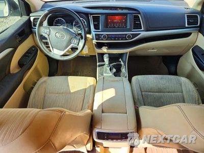 Zdjęcie 8 z 12 samochodu: 2015 TOYOTA HIGHLANDER LE PLUS VIN:5TDZKRFH1FS073919 - miniatura