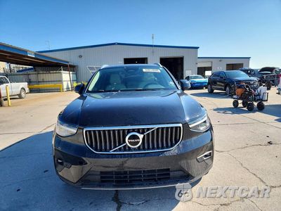 Piąte zdjęcie samochodu w środku: 2023 VOLVO XC40 PLUS VIN:YV4L12UN6P2926135 - miniatura
