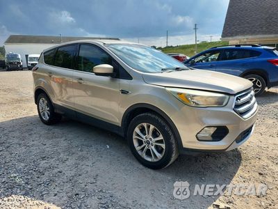 Czwarte zdjęcie samochodu z boku: 2017 FORD ESCAPE SE VIN:1FMCU0GD6HUB73497 - miniatura