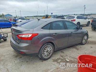 Trzecie zdjęcie samochodu z tyłu: 2013 FORD FOCUS TITANIUM VIN:1FADP3J29DL326744 - miniatura