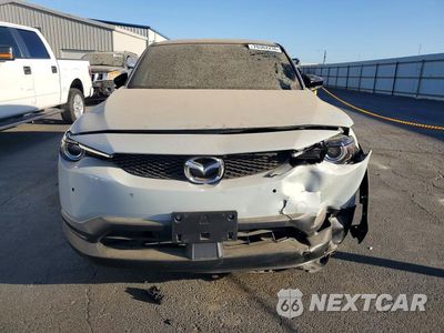 Piąte zdjęcie samochodu w środku: 2022 MAZDA MX-30 PREMIUM PLUS VIN:JM1DRADB9N0100436 - miniatura