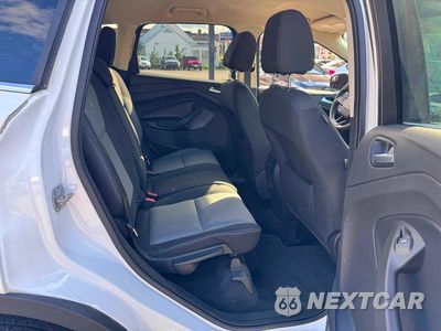Zdjęcie 6 z 10 samochodu: 2017 FORD ESCAPE SE VIN:1FMCU9GD8HUC04625 - miniatura