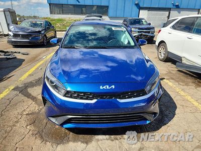 Piąte zdjęcie samochodu w środku: 2023 KIA FORTE LXS VIN:3KPF24AD9PE660892 - miniatura