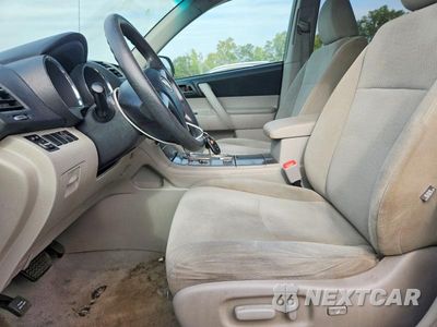 Zdjęcie 7 z 13 samochodu: 2010 TOYOTA HIGHLANDER BASE VIN:5TDZA3EH0AS007260 - miniatura