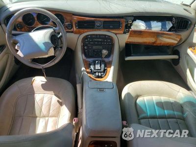 Zdjęcie 8 z 13 samochodu: 1999 JAGUAR XJ8 L VIN:SAJHX6043XC856164 - miniatura