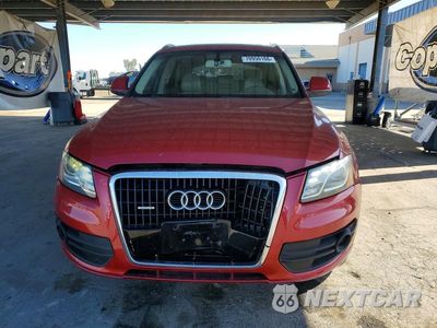Piąte zdjęcie samochodu w środku: 2010 AUDI Q5 PREMIUM PLUS VIN:WA1LKAFP3AA027328 - miniatura