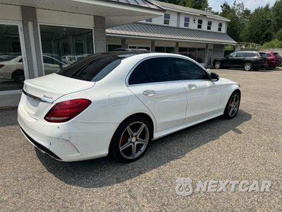 Czwarte zdjęcie samochodu z boku: 2015 MERCEDES-BENZ C 300 4MATIC VIN:55SWF4KB9FU000313 - miniatura