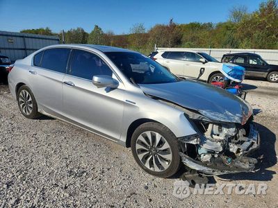 Czwarte zdjęcie samochodu z boku: 2015 HONDA ACCORD TOURING HYBRID VIN:1HGCR6F71FA002239 - miniatura