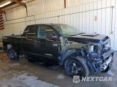 Czwarte zdjęcie samochodu z boku: 2018 TOYOTA TUNDRA SR5 VIN:5TFUY5F14JX741641 - miniatura