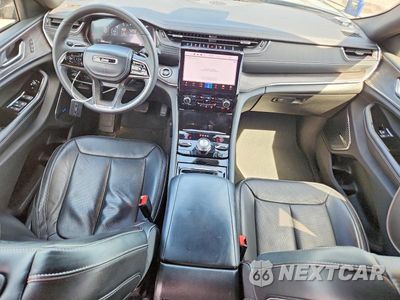Zdjęcie 8 z 13 samochodu: 2023 JEEP GRAND CHEROKEE OVERLAND VIN:1C4RJHDG4PC670511 - miniatura