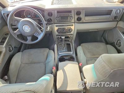 Zdjęcie 8 z 12 samochodu: 2006 JEEP COMMANDER VIN:1J8HH48K46C343788 - miniatura