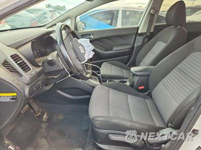 Zdjęcie 7 z 12 samochodu: 2017 KIA FORTE S VIN:3KPFL4A70HE121814 - miniatura
