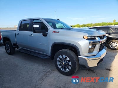 Czwarte zdjęcie samochodu z boku: 2022 CHEVROLET SILVERADO K2500 HEAVY DUTY LT VIN:1GC4YNE74NF144801 - miniatura