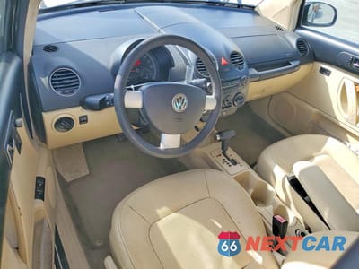 Zdjęcie 8 z 12 samochodu: 2010 VOLKSWAGEN NEW BEETLE VIN:3VWPG3AG6AM035709 - miniatura