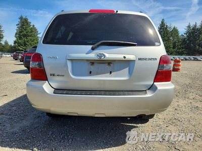 Zdjęcie 6 z 13 samochodu: 2005 TOYOTA HIGHLANDER BASE VIN:JTEEP21A450097808 - miniatura