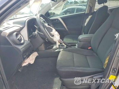 Zdjęcie 7 z 13 samochodu: 2018 TOYOTA RAV4 LE VIN:JTMZFREV4JJ725014 - miniatura
