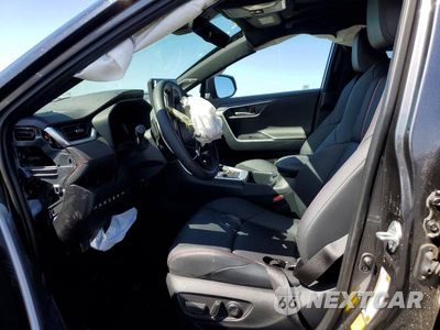 Zdjęcie 7 z 12 samochodu: 2025 TOYOTA RAV4 XSE VIN:JTMFB3FV0SD252514 - miniatura