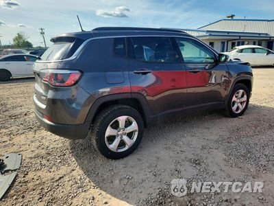 Trzecie zdjęcie samochodu z tyłu: 2020 JEEP COMPASS LATITUDE VIN:3C4NJDBB9LT239580 - miniatura
