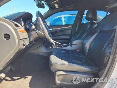 Zdjęcie 7 z 12 samochodu: 2014 CHRYSLER 300 VIN:2C3CCAAG5EH211675 - miniatura