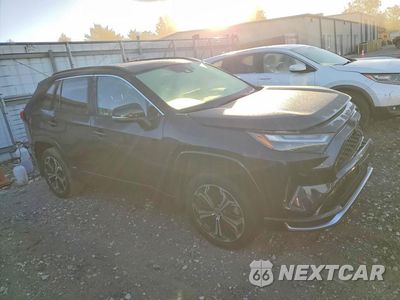 Czwarte zdjęcie samochodu z boku: 2025 TOYOTA RAV4 XSE VIN:JTMEB3FV8SD257052 - miniatura
