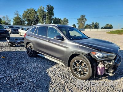 Czwarte zdjęcie samochodu z boku: 2020 BMW X1 SDRIVE28I VIN:WBXJG7C0XL5R43706 - miniatura