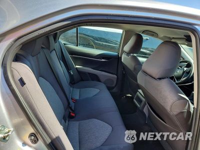 Zdjęcie 10 z 12 samochodu: 2018 TOYOTA CAMRY LE VIN:4T1B11HK3JU075900 - miniatura