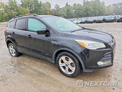 Czwarte zdjęcie samochodu z boku: 2015 FORD ESCAPE SE VIN:1FMCU9GXXFUB86670 - miniatura