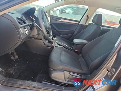 Zdjęcie 7 z 12 samochodu: 2013 VOLKSWAGEN PASSAT S VIN:1VWAH7A37DC080882 - miniatura
