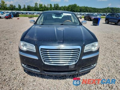 Piąte zdjęcie samochodu w środku: 2013 CHRYSLER 300C VIN:2C3CCAET7DH618760 - miniatura