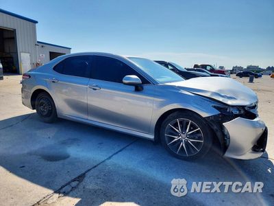 Czwarte zdjęcie samochodu z boku: 2018 TOYOTA CAMRY LE VIN:4T1B11HK6JU506133 - miniatura