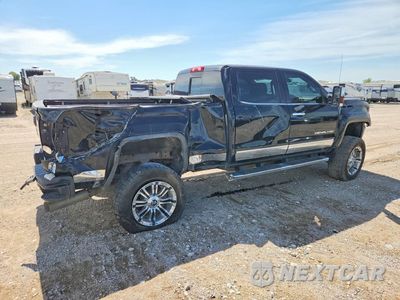 Trzecie zdjęcie samochodu z tyłu: 2018 GMC SIERRA K2500 DENALI VIN:1GT12UEY7JF117769 - miniatura