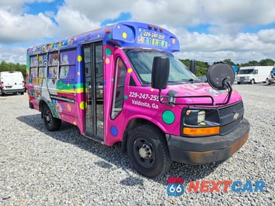 Czwarte zdjęcie samochodu z boku: 2008 CHEVROLET EXPRESS G3500 VIN:1GBHG31C281209369 - miniatura