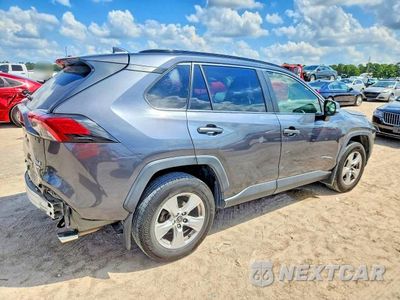 Trzecie zdjęcie samochodu z tyłu: 2019 TOYOTA RAV4 XLE VIN:JTMP1RFV2KD007711 - miniatura