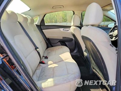 Zdjęcie 10 z 12 samochodu: 2023 KIA FORTE LXS VIN:3KPF24AD4PE609977 - miniatura