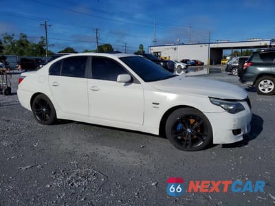 Czwarte zdjęcie samochodu z boku: 2010 BMW 528 XI VIN:WBANV1C50AC156847 - miniatura
