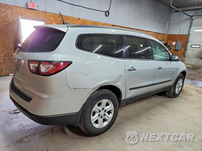 Trzecie zdjęcie samochodu z tyłu: 2016 CHEVROLET TRAVERSE LS VIN:1GNKRFKDXGJ262637 - miniatura