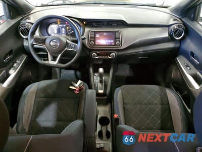 Zdjęcie 8 z 13 samochodu: 2019 NISSAN KICKS SV VIN:3N1CP5CU2KL477543 - miniatura