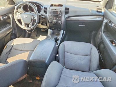 Zdjęcie 8 z 13 samochodu: 2011 KIA SORENTO LX VIN:5XYKT4A25BG179723 - miniatura