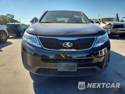 Piąte zdjęcie samochodu w środku: 2014 KIA SORENTO LX VIN:5XYKT3A66EG507104 - miniatura