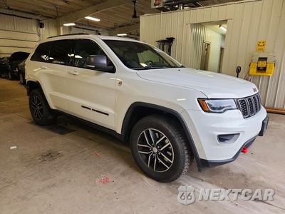 Czwarte zdjęcie samochodu z boku: 2017 JEEP GRAND CHEROKEE TRAILHAWK VIN:1C4RJFLT5HC678590 - miniatura